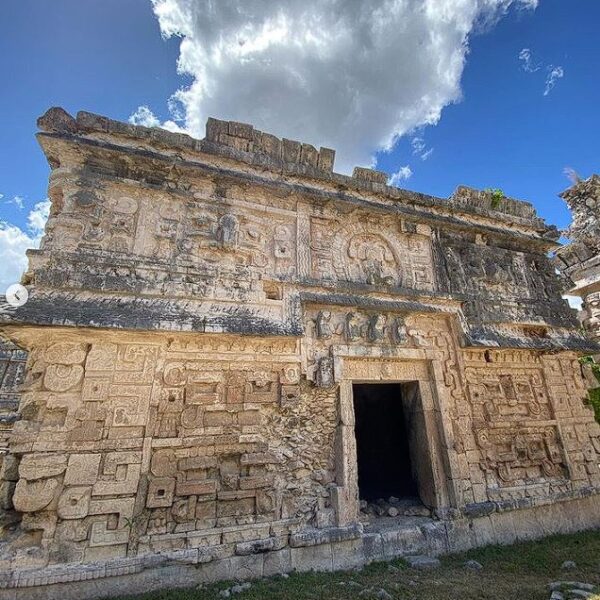 Tour to Chichén Itzá and sacred cenote