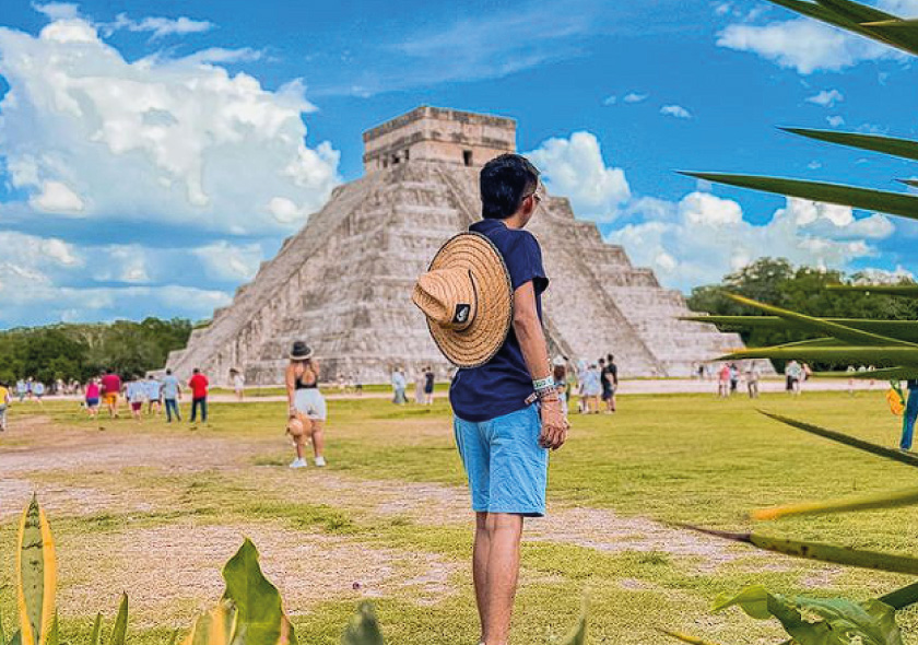 Tour to Chichén Itzá and sacred cenote